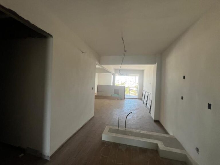 TThe installation of flooring in unit 604 is completed